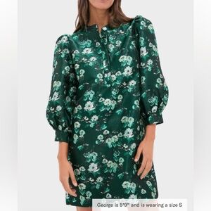 Tuckernuck POMANDER PLACE
Emerala Magnolia Floral Jacquard Samantha Dress